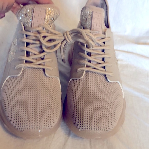 Steve Madden’s Maxima BRAND NEW!!   Originally $100. Read for more sizes - Picture 6 of 8